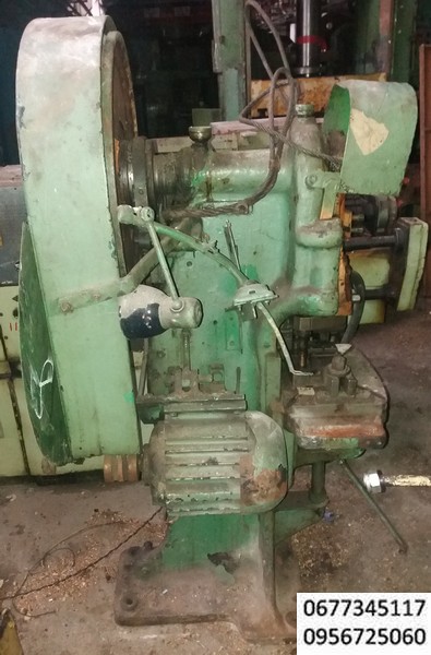 пресс кривошипный  8 тонн усилием производства германии , пресс с кривошипно-шатунным механизмом действия и электрическим питанием , пресс с регулируемым столом, пресс механический германия,олх,предназначен для операций холодной штамповки: вырубки, пробивки, гибки, неглубокой вытяжки , опресcовки  зажимов , скоб и наконечников на проводах , таблетпресс , таблетирование , возможность ручного , операций холодной штамповки из ленты, полосы и штучных заготовок, простота в работе и обслуживании ножного управления, штампы, пуансон , матрица, блоки штампов, пресс предназначен для различных , пресс небольшой кривошипный, пресс механический для небольшого бизнеса, Штампы, блоки штампов ,матрица, пуансон, штамповая оснастка, струбцины , штативы, ручной пресс для штамповки, рычажный ручной пресс для штамповки, пресс гараж , пресс мастерская, предназначен для штамповки деталей на провал, а также других операций штамповки с необходимым усилием до 8 тонн. Ход ползуна регулируемый, , Пресс может работать в нескольких режимах. «Одиночный ход» — кнопочное двуручное управление применяется при штамповке из штучных заготовок с загрузкой и выгрузкой вручную. Имеется возможность управления от педали применяемая при штамповке из листа, полосы или крупногабаритных заготовок, которые в процессе опускания ползуна необходимо удерживать руками.